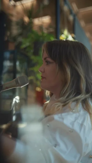 Played a little gig a few months ago and they shot a pretty video, and I thought I’d share it here now, as a sign of life. Still here, ready to get up on stage again.
📽️ @edgeworkspaces